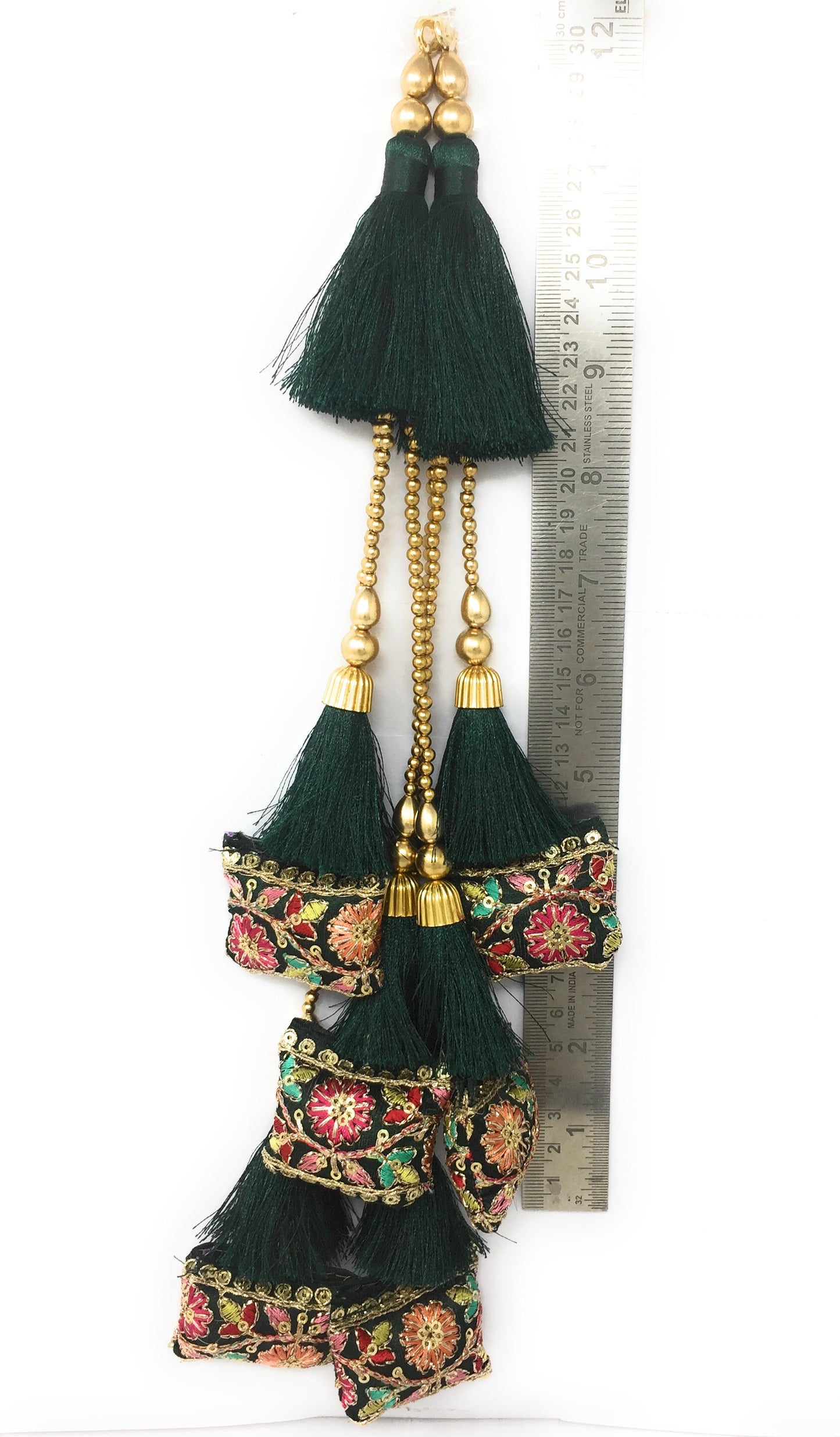 Bottle Green lehenga mein lagane ke liye latkan - Set of 2