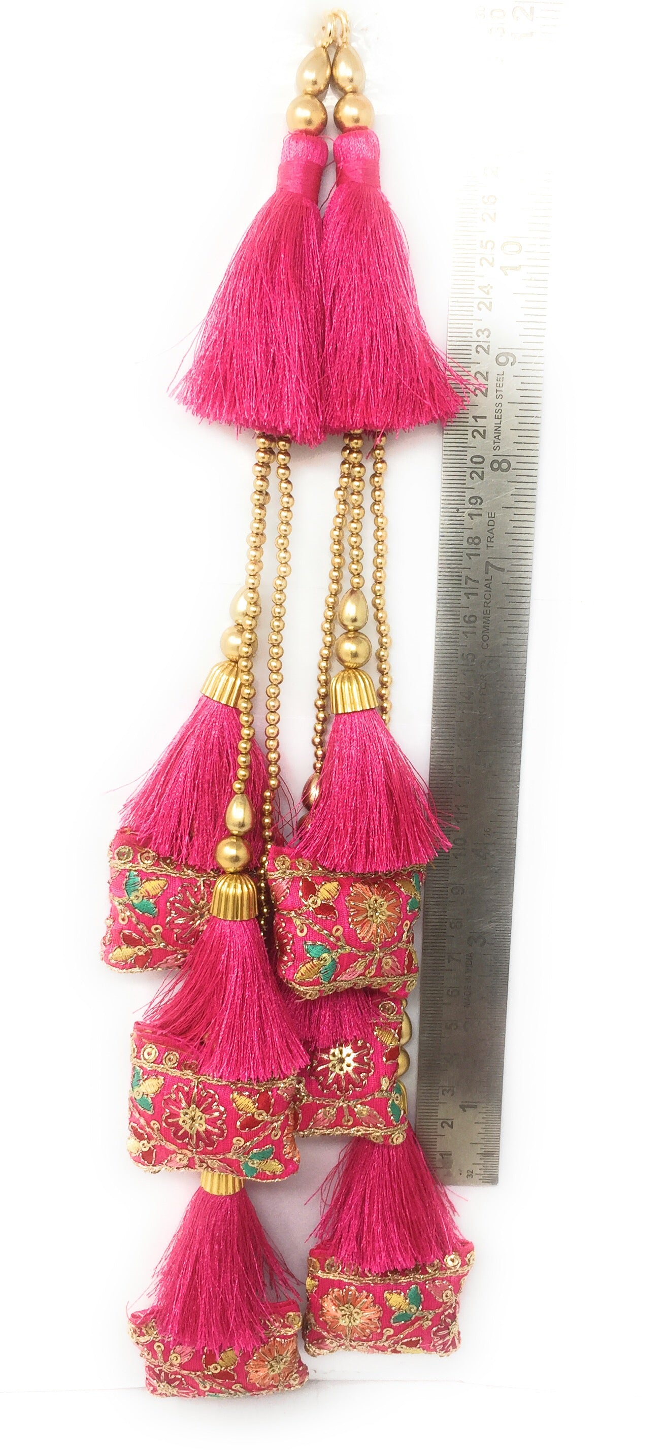 Rani Pink design ki latkan - Set of 2