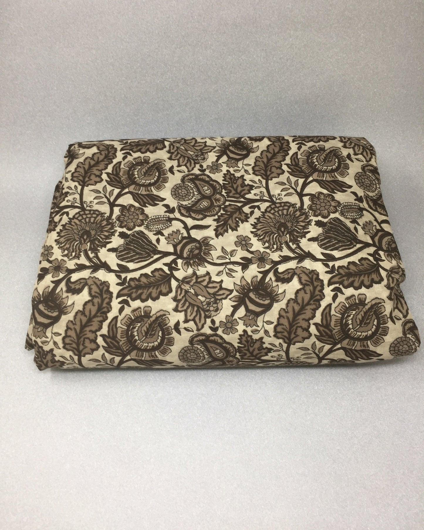 Floral Cloth in Cotton Brown Floral print