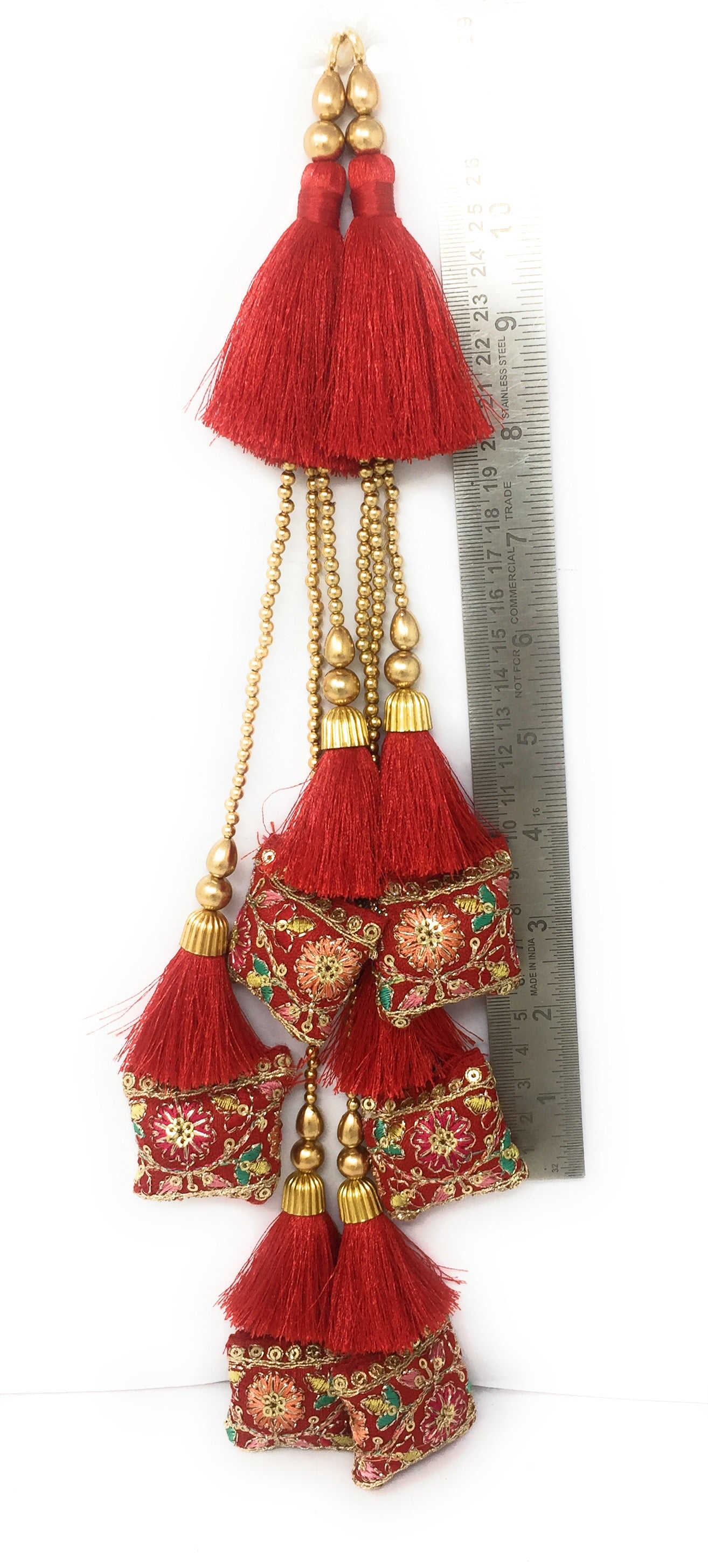 Red latkan lehenga mein lagane wala - Set of 2