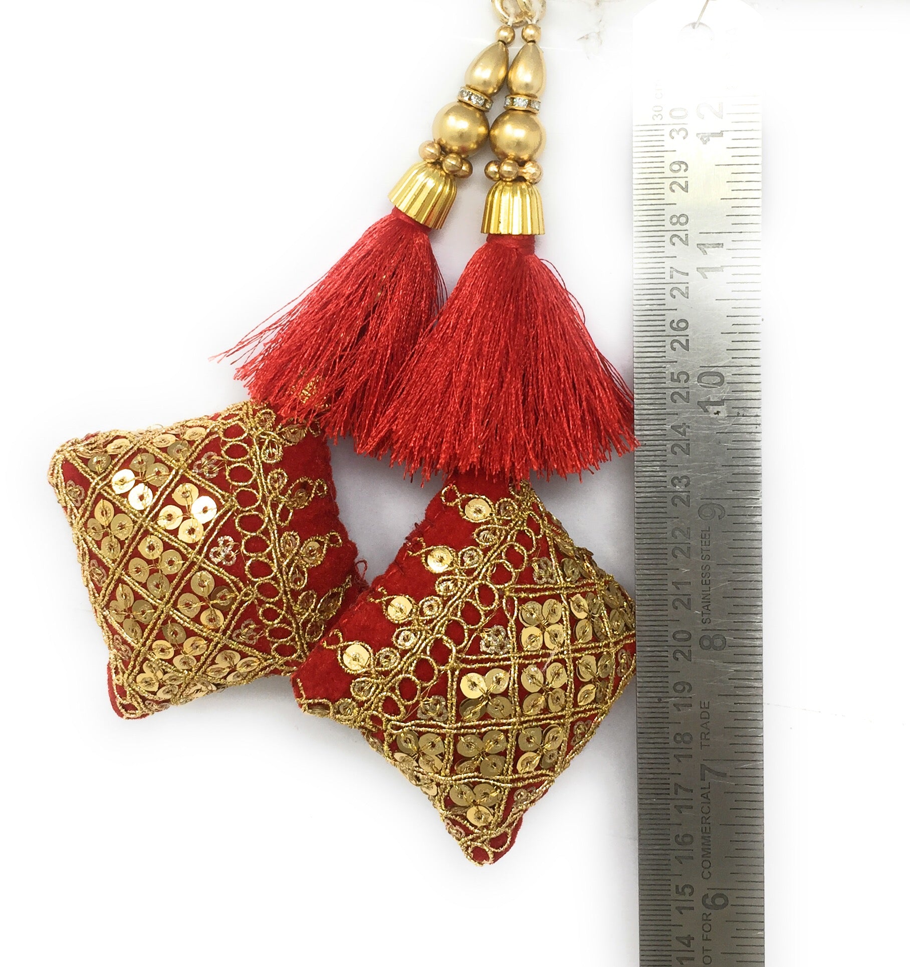 Red sut ka latkan - Set of 2