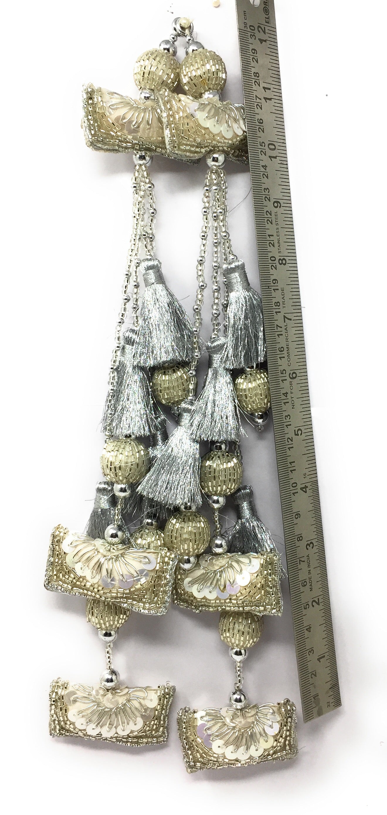 lehenga latkan silver