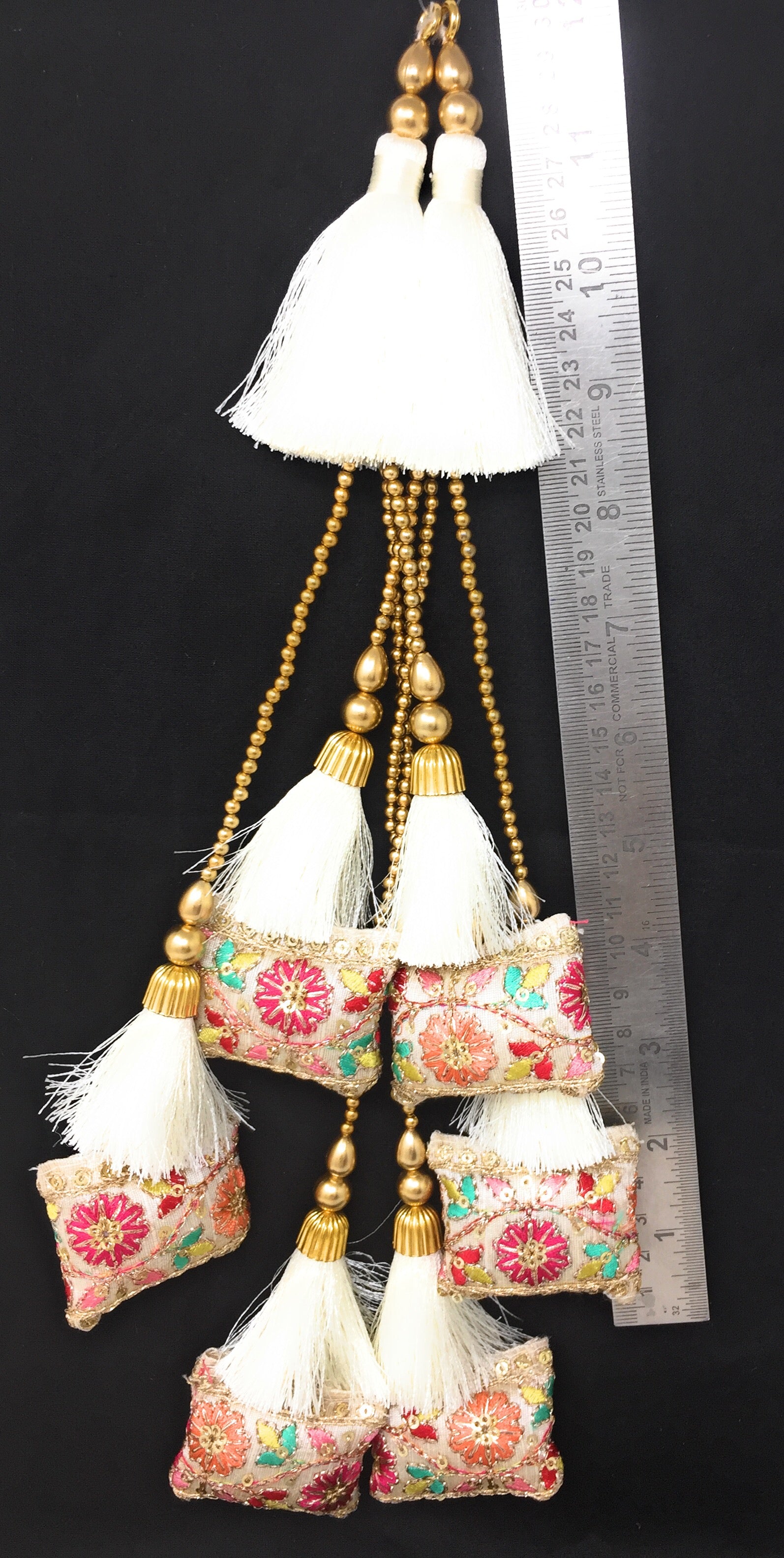 White lehenga mein lagane wale latkan - Set of 2